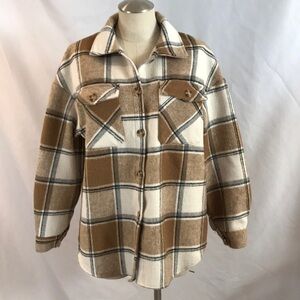 Tan white & black plaid button up fleece work barn shacket Sz L or M oversized
